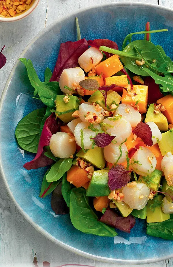 Ensalada de vieiras con mango