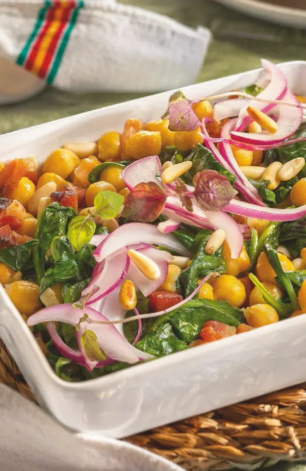 Garbanzos con espinacas y beicon